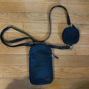NWOT Lulu easy access crossbody with AirPod holder